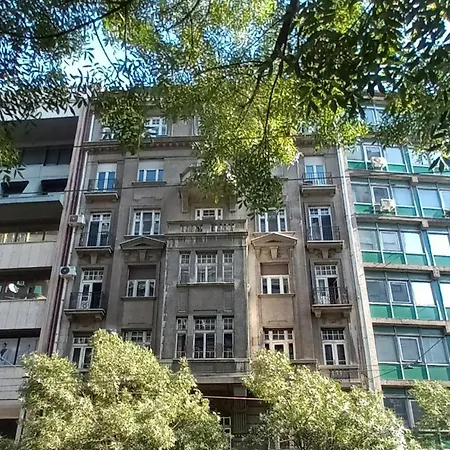 Authentic Centre #3, Four Bedrooms And Two Full Bathrooms *