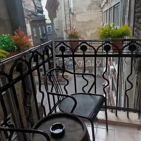 Appartement Authentic Centre #3, Four Bedrooms And Two Full Bathrooms *