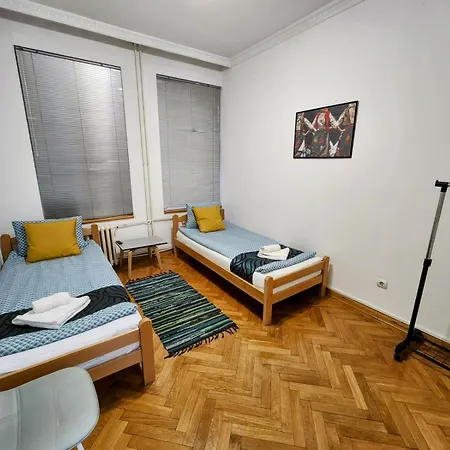 Daire Authentic Centre #3, Four Bedrooms And Two Full Bathrooms Belgrad