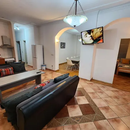 Authentic Centre #3 Apartment
