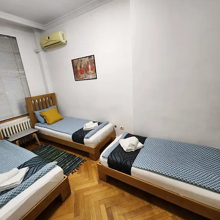Appartement Authentic Centre #3, Four Bedrooms And Two Full Bathrooms *