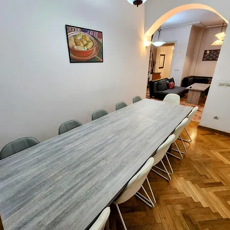 Appartement Authentic Centre #3, Four Bedrooms And Two Full Bathrooms Belgrade