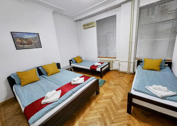 アパート Authentic Centre #3, Four Bedrooms And Two Full Bathrooms