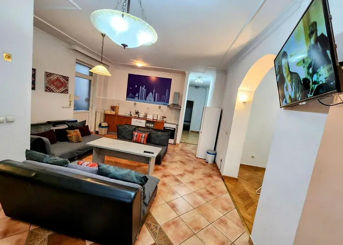 Authentic Centre #3, Four Bedrooms And Two Full Bathrooms アパート ベオグラード